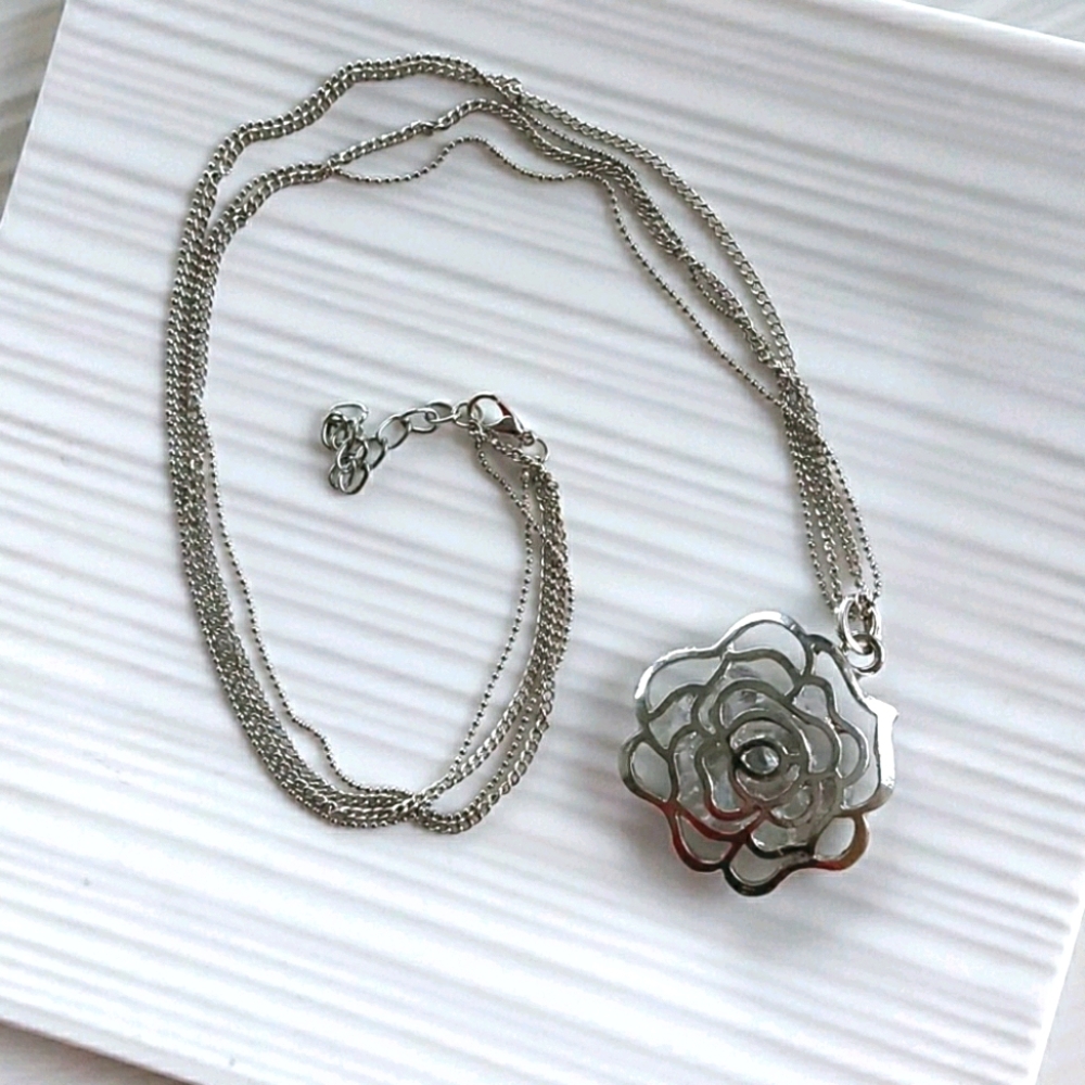 Flower Necklace🛍